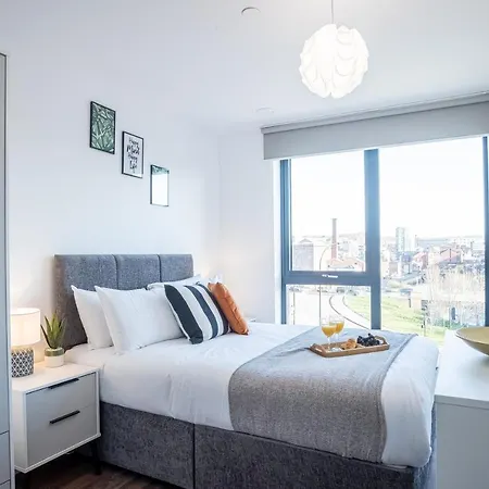 Great Central 2 Bed Near Centre Opulent Living Serviced Apartment